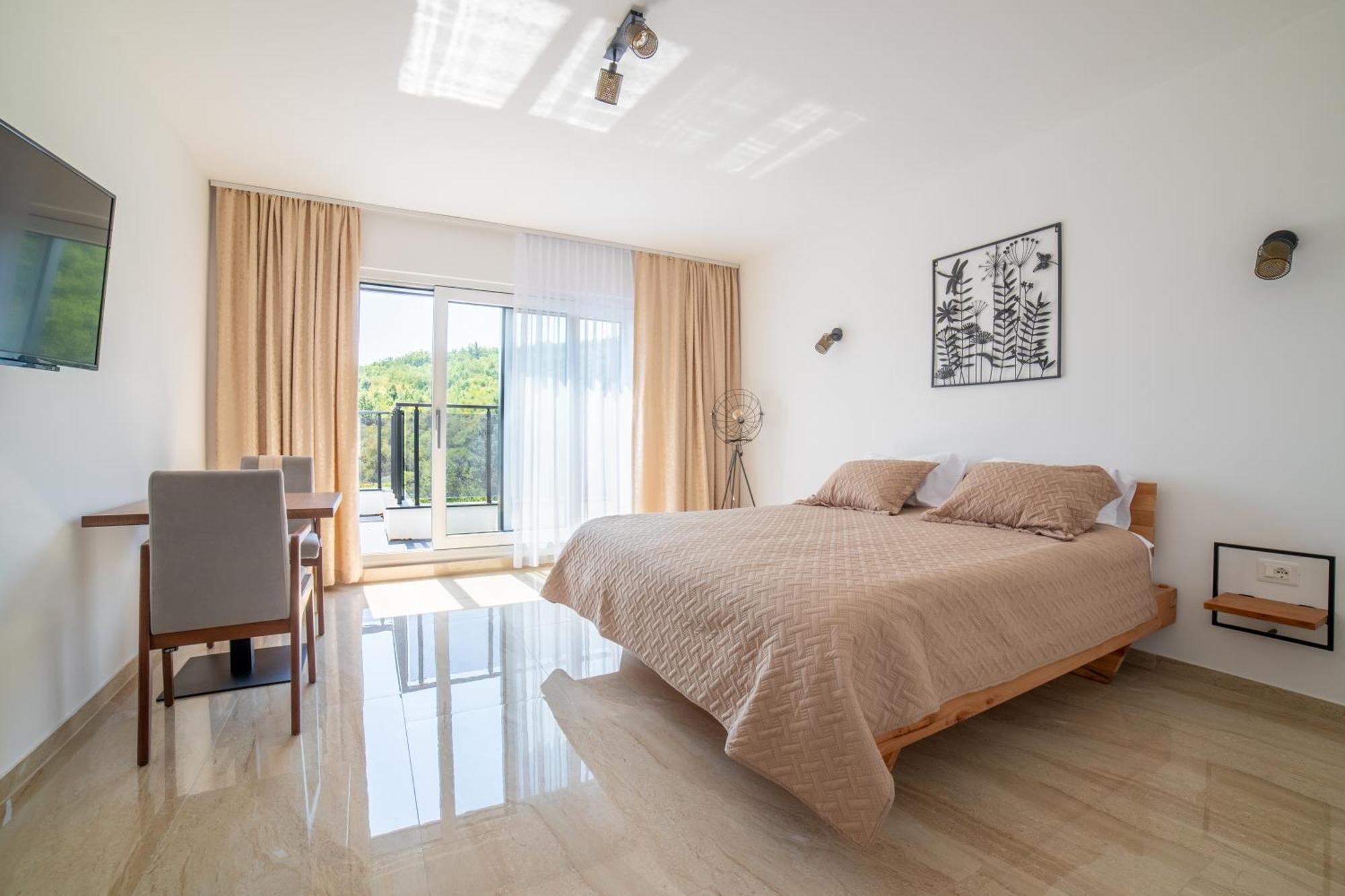 Bed and Breakfast White House Radac Peja Zewnętrze zdjęcie